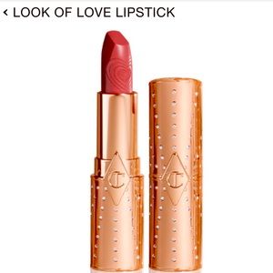 Charlotte Tilbury LOOK OF LOVE LIPSTICK
MATTE REVOLUTION - WEDDING BELLES